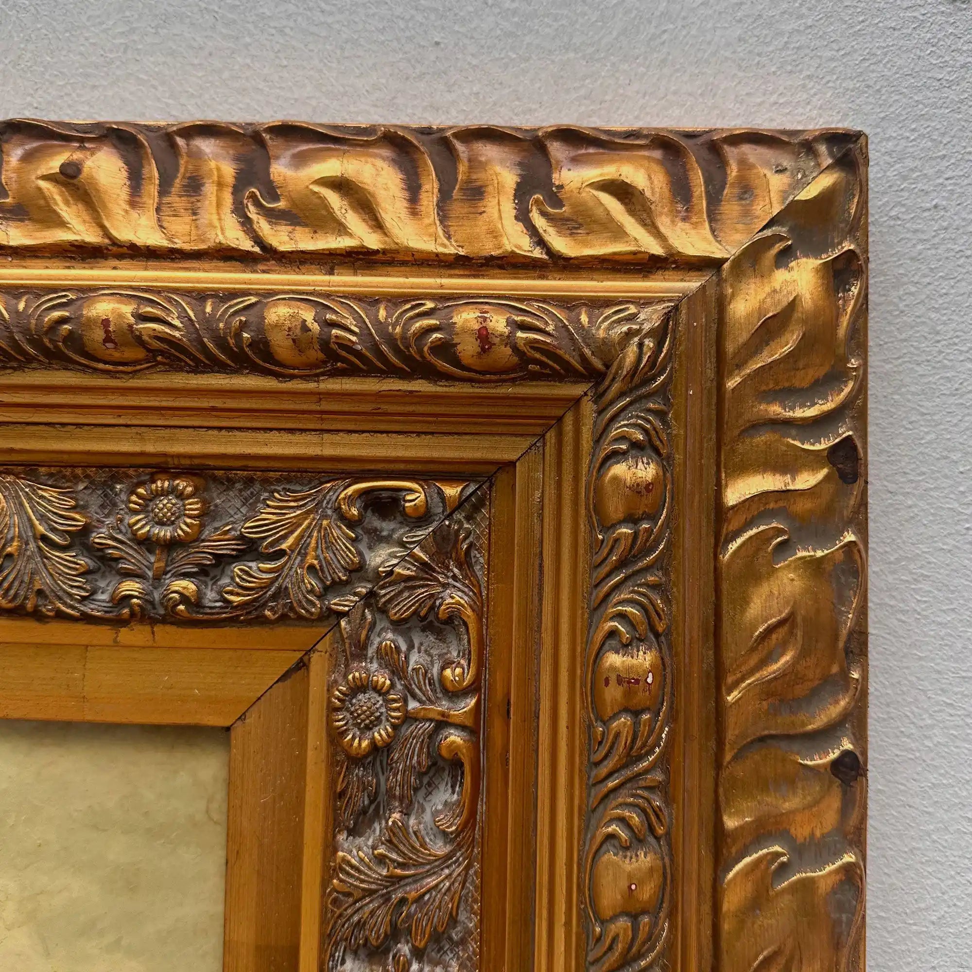 Horse Market Oil Painting | Chestnut Horse & Mounted Gentleman | Gold Frame | Mid-20th C. | 21.7×23.6in - Vintage Oil Painting - Arden Gallery